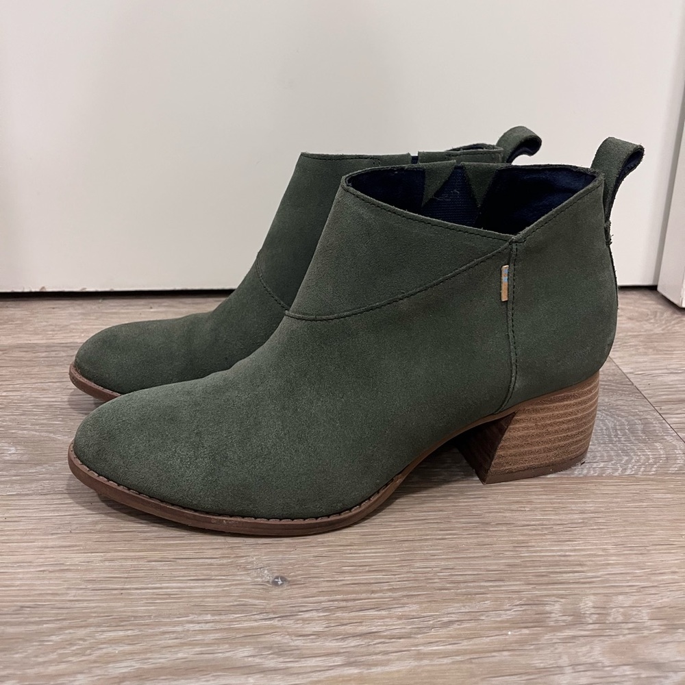 Toms Leilani Green Suede Ankle Booties 7.5